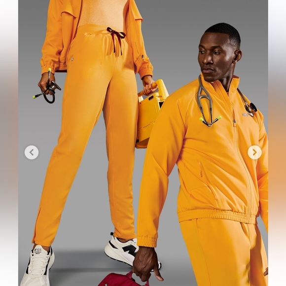 NWT Figs Scrub Top In Emergency Yellow - Picture 9 of 10